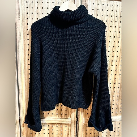 SHEIN Black Cable Knit Bell Sleeve Cropped Turtleneck Sweater - Picture 3 of 5